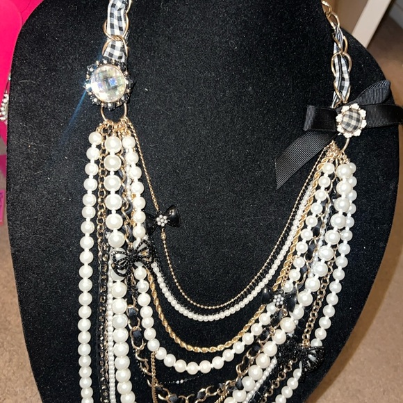 Super Rare Vintage  Betsey Johnson layered Pearl Strands Necklace - Picture 7 of 8